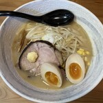 麺屋 エイト - 味噌ラーメン＋味玉