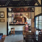 赤い屋根の喫茶店 駅舎 - 