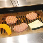 焼肉ホルモン酒場 陽真 - 