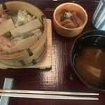 うかい鳥山 - 筍ご飯はプラス料金