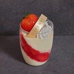 LIFENRI - 苺のティラミス (700円)