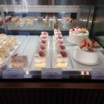 LIFENRI - イチゴのショートケーキ。初訪時の “モンブラン” が “洋栗のモンブラン” に変わっていた。“和栗のモンブラン” との食べ比べも面白そう。