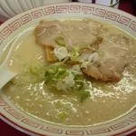 華遊軒 - 2014年8月　とんこつラーメン（600円）