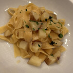 リストランテ ラ チャウ - サヤエンドウと新じゃがのバター醤油ソースのタリアテッレ