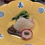 食べるお宿 浜の湯 - ・先附
    桜鯛昆布靖め