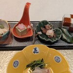 食べるお宿 浜の湯 - ・前菜
    サーモン寿司
    和牛時雨煮
    蛍烏賊辛子味噌
    翡翠豆腐
    蚕豆胡麻クリーム