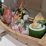 食べるお宿 浜の湯 - ・造里
    季節の鮮魚
        鰤、鮪、尾長鯛、黒むつ、伊勢海老、帆立、金目鯛