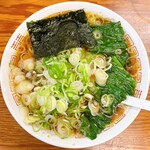 青島食堂 - 青島ラーメン(ホウレン草、ねぎ)