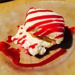 キハチ 青山本店 - 2014/08 フランボワーズとマスカルポーネのティラミス 540円