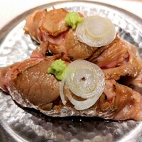 道産羊肉割烹 ラムぴりか - ラムショルダー炙り握り