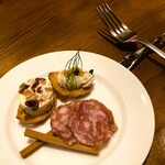 カーヴ - アミューズ