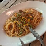 Cafe Restaurant AUREOLE - 豚サルシッチャとグリンピース、とうもろこしのトマトソーススパゲッティ