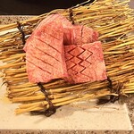 焼肉 ミート 牛男 - 厚切りタン