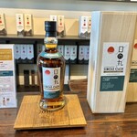 八郷蒸溜所 ビジターセンター - 売り場内観1