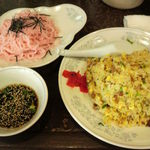 新華苑 - 日替わり定食、焼きめし・ザルソバ（梅味）８５０円