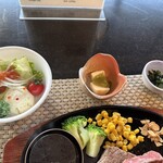 高千穂牛レストラン 和 - サラダ、豆腐、高菜