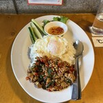 RYUTERHUA - パッガパオムーサップ（ガパオライス）