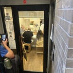 かつお食堂 - 入口　ここで待機