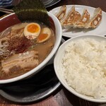 徳島ラーメン 麺王 - 料理写真: