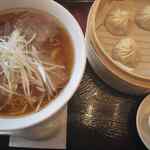 鼎泰豐 - 小龍包とチャーシューメンのセット