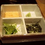 赤坂 とさか - 「鶏ひつまぶし丼」の薬味4種