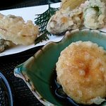 山水の技 - 天ぷら（落とし卵と玉ねぎ）
      (2013.12月)