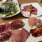熟成和牛焼肉エイジング・ビーフ - お肉は厚切りで食べ応え充分