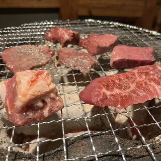 鹿児島ホルモン - 料理写真:焼けー！