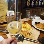 ソー ハングリー - グラスワインもおいしかった！