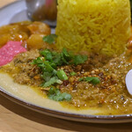 チキュウ マサラ - カレー2種あいがけコンボカレー＆スープ＠税込2,000円 │ 土曜12:09頃訪問→12:23頃入店