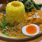 チキュウ マサラ - カレー2種あいがけコンボカレー＆スープ＠税込2,000円 │ 土曜12:09頃訪問→12:23頃入店