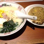 お弁当物語食堂 - とんこつラーメン　ミニチャーハン