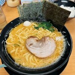 横浜家系ラーメン 若虎家 - 
