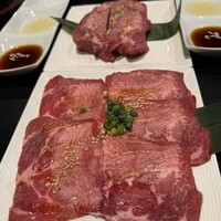 老舗精肉店直送 千種焼肉 飛騨牛の奴隷 千種店 - 