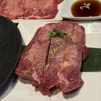 老舗精肉店直送 千種焼肉 飛騨牛の奴隷 千種店 - 