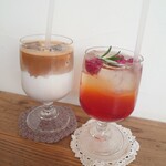 喫茶 tameiki - カフェラテ630円、ローズとアールグレイのティーソーダ720円 セット割引△50円×2✨去年の母の日期間限定のソーダの登場に歓喜(* 'ᵕ' )☆フローズンの生ラズベリーも美味しいです♪
