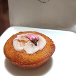 喫茶 tameiki - テイクアウトしたさくらのフィナンシェ420円✨ふんわり桜香るバターたっぷり、和のフィナンシェ♪