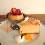 喫茶 tameiki - プリン550円＋桜クリーム、いちごのせに変更100円✨レモンのベイクドチーズケーキ780円✨いちごのメレンゲもかわいい焼きプリンは絶品♪なめらかなチーズケーキにレモンカードで効いてさっぱり爽やか。