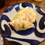 中央酒場 - ポテサラ300円、これも開店後調理の一品