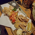 新川にしや - 白甘鯛パリパリ揚げと鶏セセリ唐揚げ