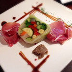 Bistro Roven - １０種類の野菜のテリーヌと生ハム（800円）