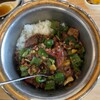 湘遇 TOKYO - 牛肉の湖南風炒め木桶ご飯 1180円 おかずが3分の2くらい入ってて大ボリューム