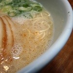 博多 一風堂 - スープの表情　やはり美味しいスープは泡立つ？