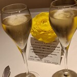 レストラン ラ・カンサトゥール - 乾杯食前酒のスパークリングワイン