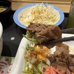 松屋 - ポン酢、肉でダイコンおろしとネギと一緒に\(//∇//)\