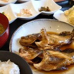 漁師の家めし 英進丸 名倉 - おまかせ名倉定食￥1320　ガシラ煮付け