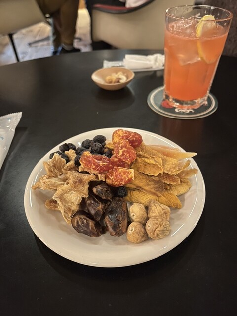 盛岡の夜を彩るバー「the S（ザ エス）」- カクテルと雰囲気が自慢