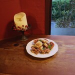 Hachihare - 松葉ダコのフリット ～サルサソース～