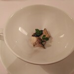 シェムラブルリス - つぶ貝のコンソメスープ　仕上げ前