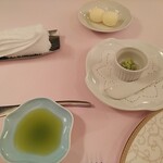 シェムラブルリス - わさびがついてきました。辛みはほとんどなく甘いですね。